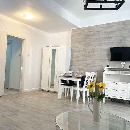 White Apartment Бухарест Екстер'єр фото