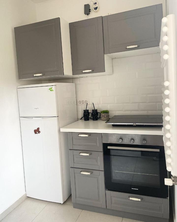 White Apartment Бухарест Екстер'єр фото