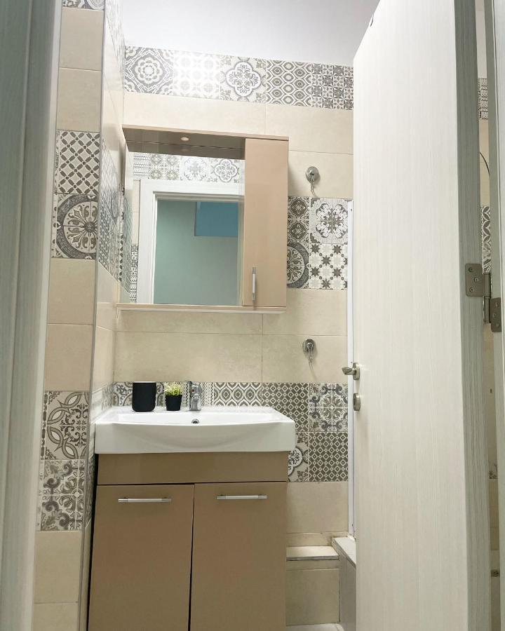 White Apartment Бухарест Екстер'єр фото