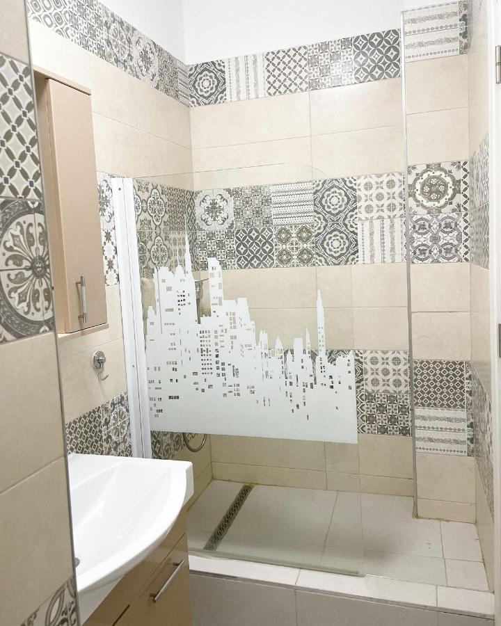 White Apartment Бухарест Екстер'єр фото